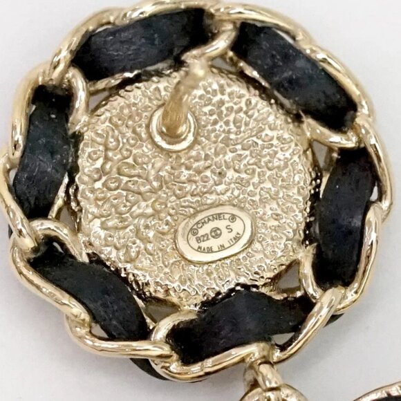 CHANEL CC Logos Round Leather Dangle Clip-On Earrings Gold Tone B22S Auth w/Box - Picture 4 of 5